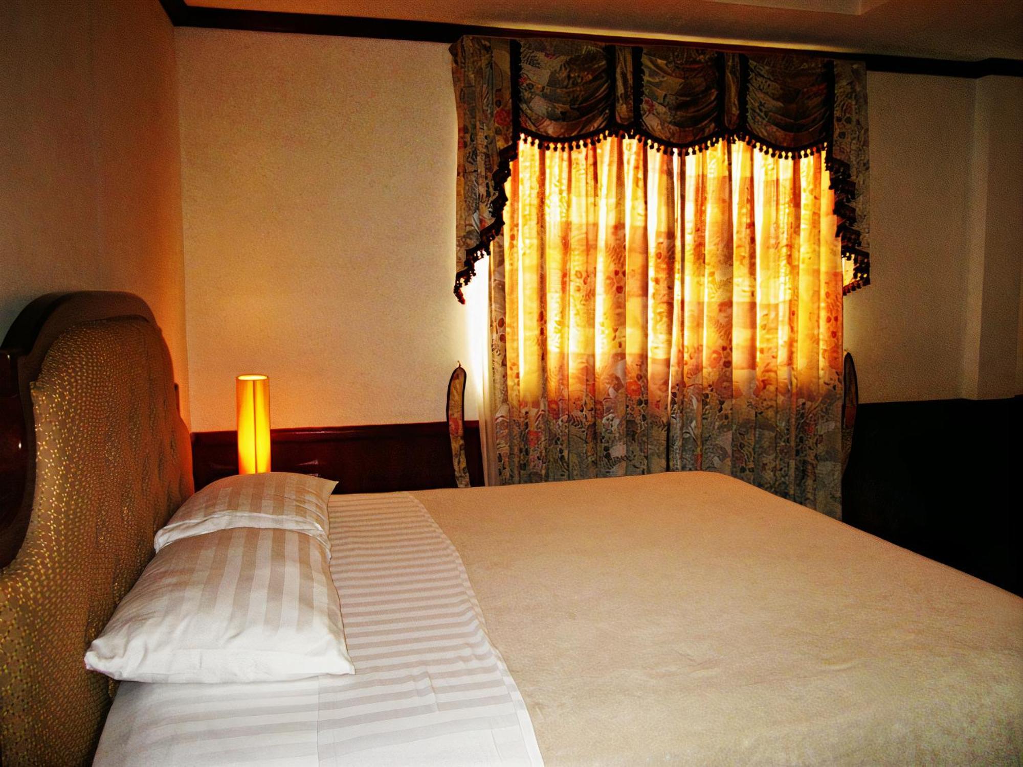 Cebu Dulcinea Hotel And Suites-Mactan Airport Hotel Lapu-Lapu City Esterno foto