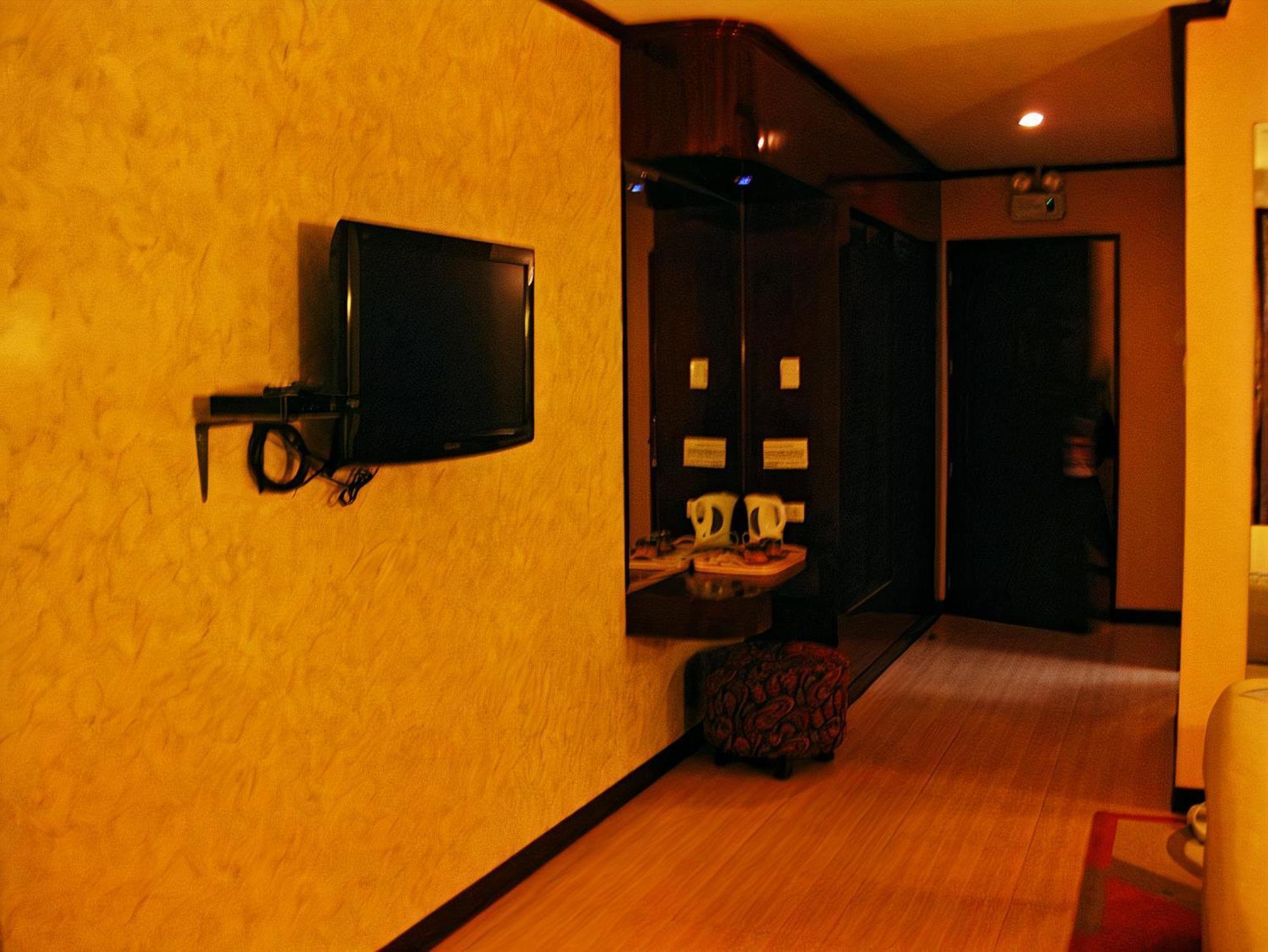 Cebu Dulcinea Hotel And Suites-Mactan Airport Hotel Lapu-Lapu City Esterno foto
